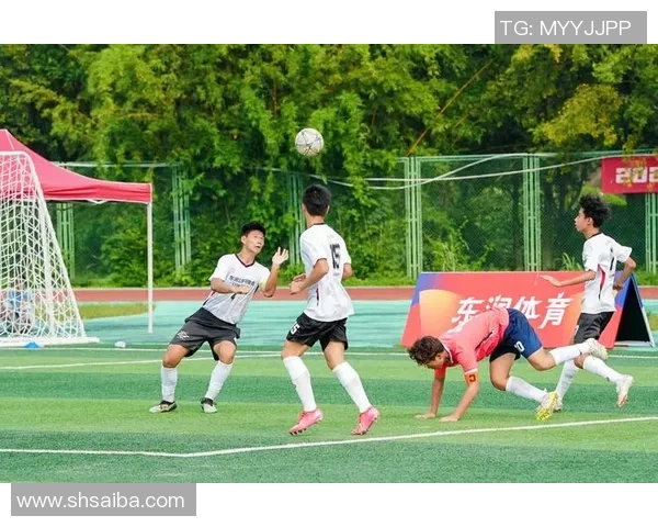 成都足球队荣登全国灵活性排行榜第三名展现卓越实力 成都足球队荣登全国灵活性排行榜第三名展现卓越实力