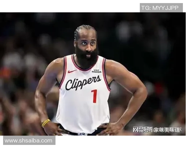 足球明星与哈登的跨界对话探讨运动精神与团队合作的魅力 足球明星与哈登的跨界对话探讨运动精神与团队合作的魅力