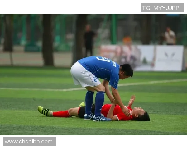 足球明星瞬间定格全景展示让我们一起回顾那些难忘的时刻 足球明星瞬间定格全景展示让我们一起回顾那些难忘的时刻